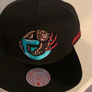 Authentic Grizzly SnapBack by Mitchell & Ness🐻🏀